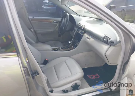 2007 Mercedes-Benz C 230 Sport from USA, damaged, VIN WDBRF52H47F934920